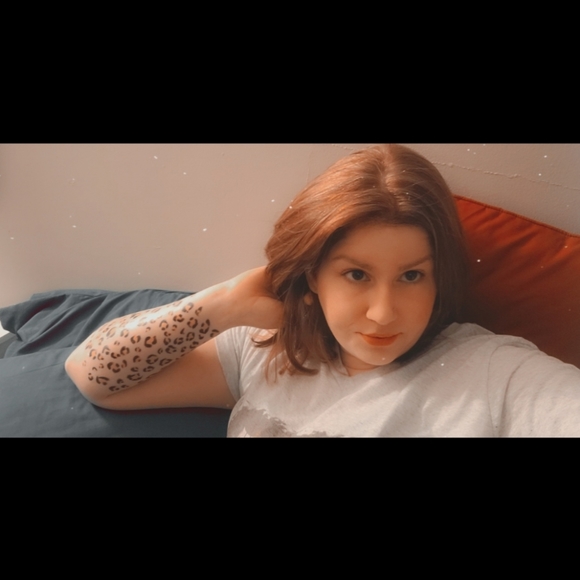 BUNCH OF STUFF FROM MY CLOSET! BAGS AND WHATNOT - Picture 1 of 1